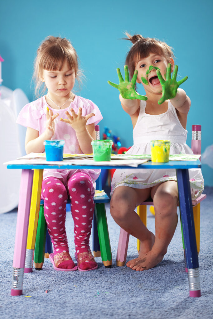 Children,Drawing,In,The,Nursery